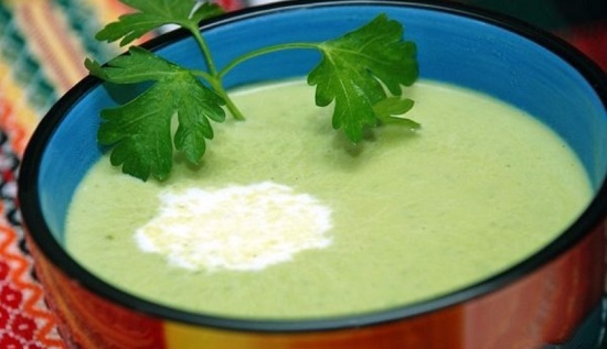суп-пюре из зеленого горошка со сливками