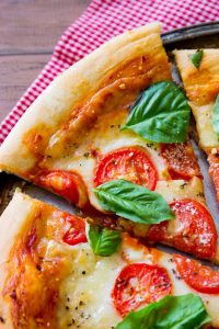 Пицца Маргарита классический итальянский рецепт