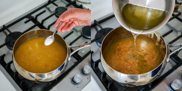 Добавьте оставшийся бульон, поперчите и посолите 