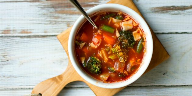 овощные супы: томатный суп с брокколи, капустой и стручковой фасолью