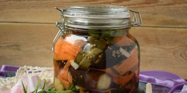 Целые маринованные баклажаны с морковью Целые маринованные баклажаны на зиму
