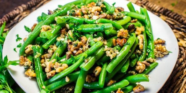 Рецепты: Салат со стручковой фасолью и грецкими орехами