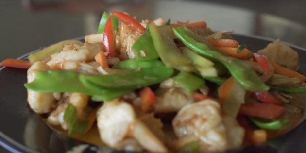 Как приготовить креветки: овощи по-китайски с креветками