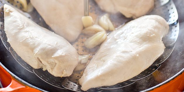 Используйте вставку, чтобы сделать курицу на пару Как и сколько варить куриную грудку в пароварке