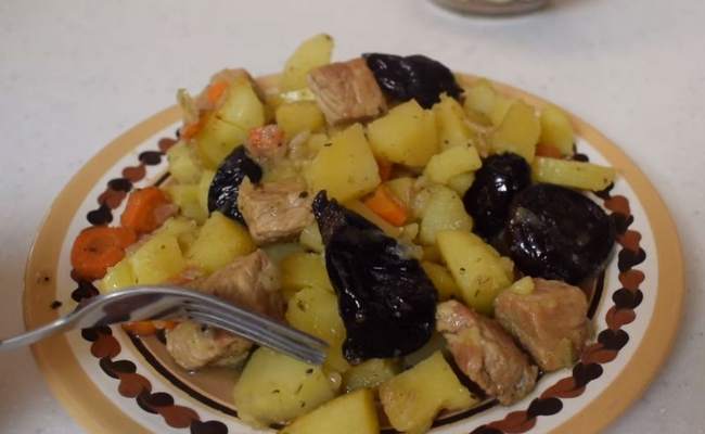 Свинина с овощами в горшочке в духовке – просто, но вкусно (рецепт с фото)