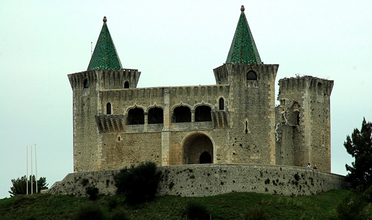 Замок Порту-де-Мош