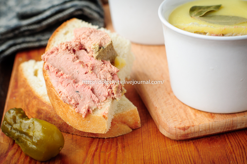 Baked Chicken Liver Pate on Toast