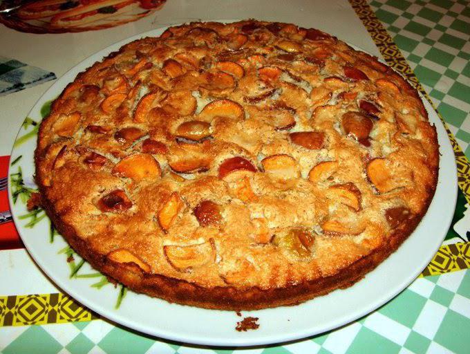 шарлотка с корицей и яблоками