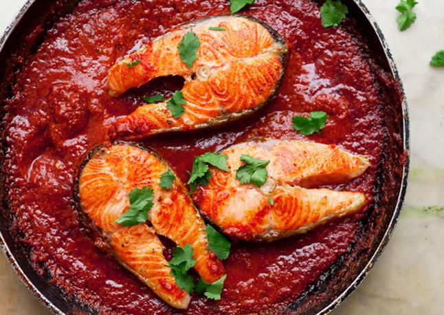 тушеная рыба в томатном соусе