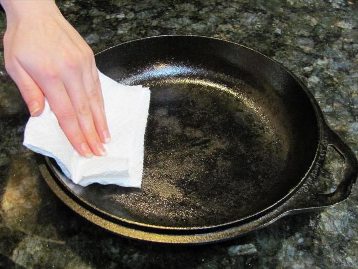 керамическая сковорода пригорает что делать
