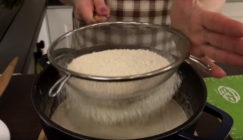 Медовый «Царский» торт с черносливом и орехами 