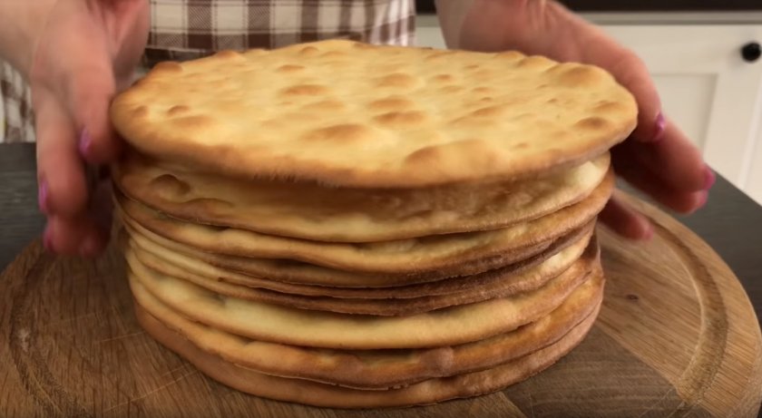 Медовый «Царский» торт с черносливом и орехами 