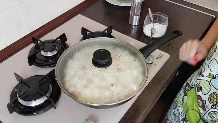 С луком 