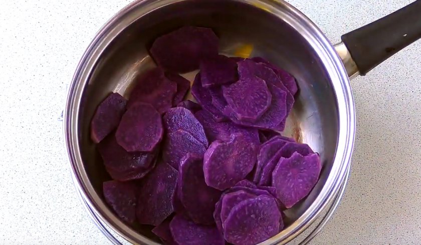 Слоёный пирог с картофелем и рыбой