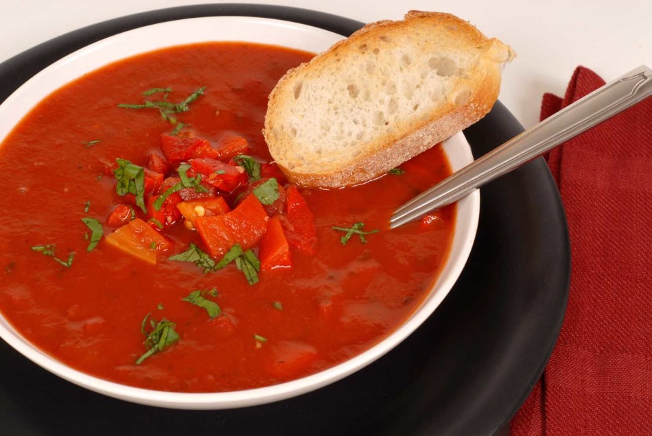 Горячий гаспачо - очень вкусный и сытный суп