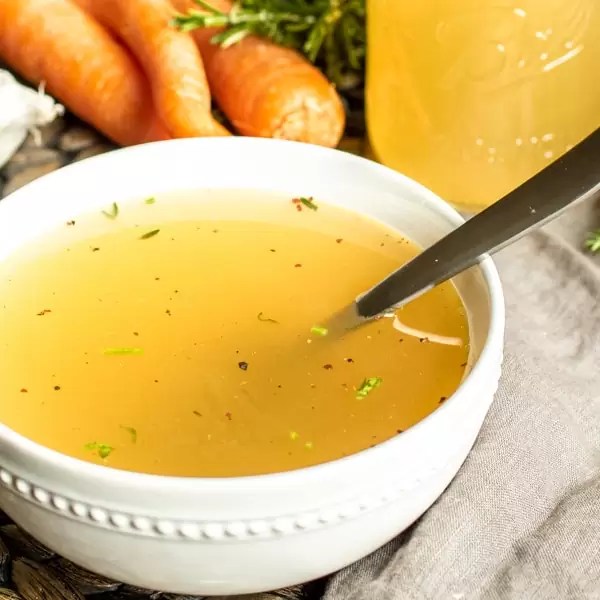 how to make chicken bone broth that is homemade