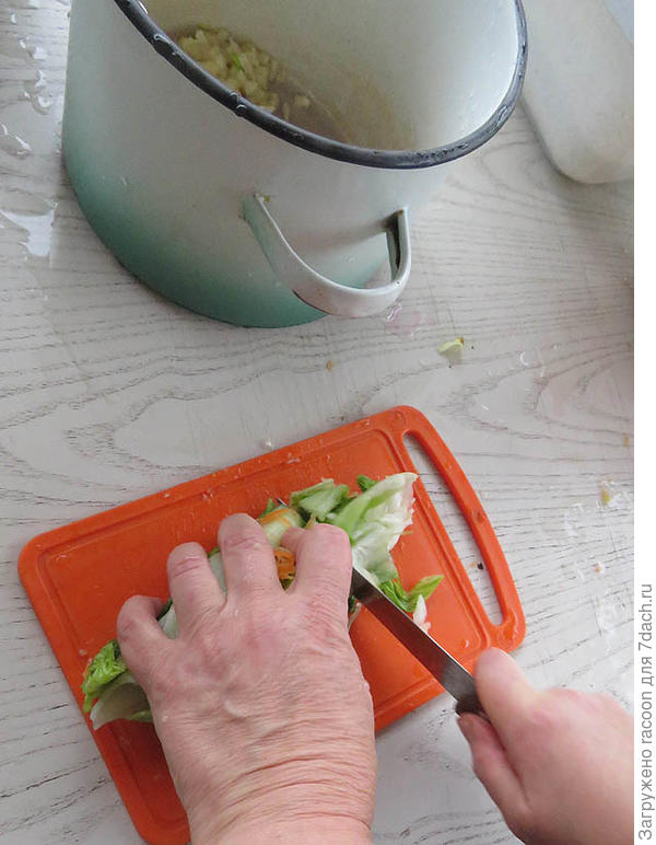 Кимчи. Режем листья пекинской капусты