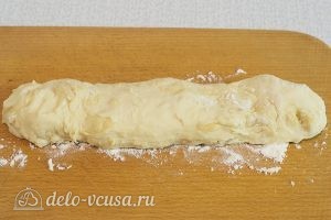 Творожные пончики: Сформировать колбаску