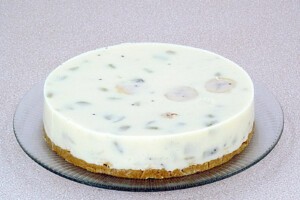 Низкокалорийный йогуртовый торт с бананом и киви: фото к шагу 15.