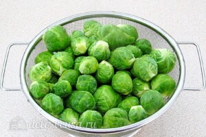 Запеченная брюссельская капуста с сыром: фото к шагу 1.