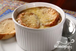 Традиционный французский луковый суп  - фото шаг 5