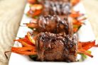 Рулетики из говядины с овощами