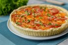 Открытый пирог с помидорами
