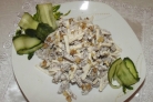 Салат из языка с грецкими орехами