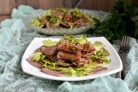 Салат из языка с овощами и острой заправкой