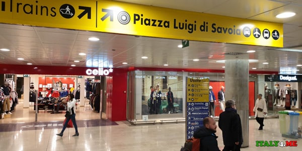 Указатель на Piazza Luigi di Savoia на станции Milano Centrale