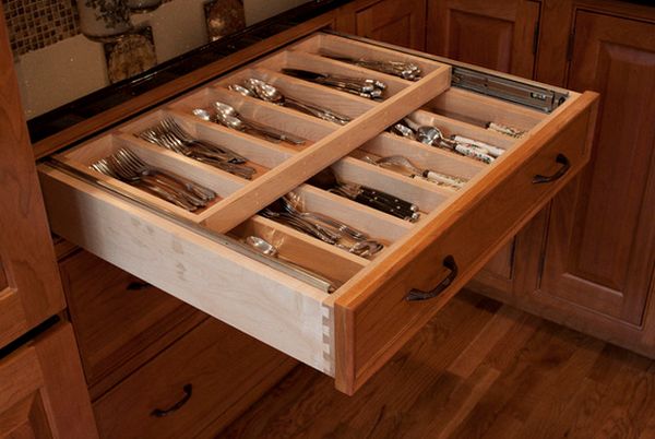 Двойной выдвижной ящик для хранения ножей и столовых приборов