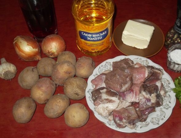 Картофель, мясо, лук и масло
