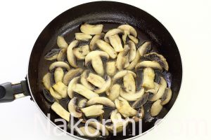 Омлет с грибами и сыром
