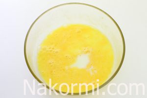 Омлет с грибами и сыром