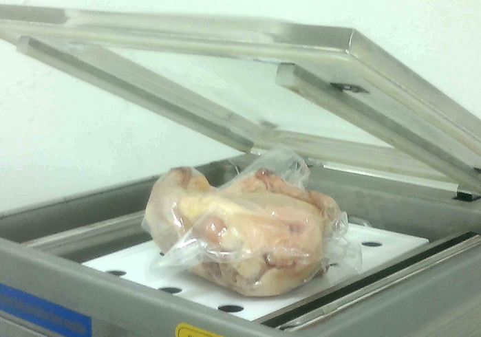 Упаковывание курицы