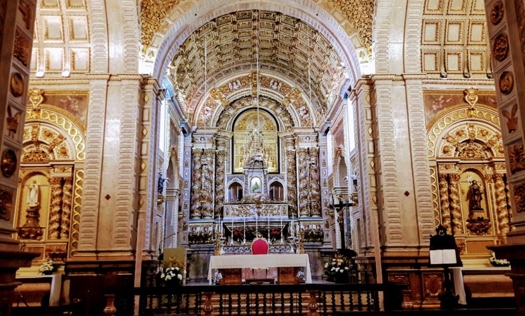 Церковь "Носса Сеньора да Назаре" в Португалии