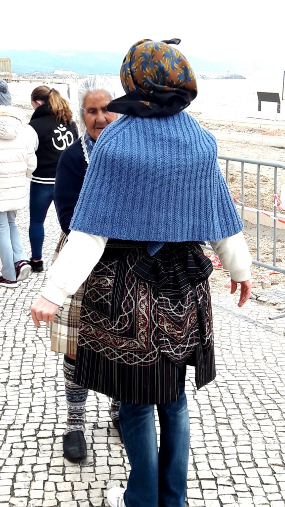 Женщины города Назаре, Португалия