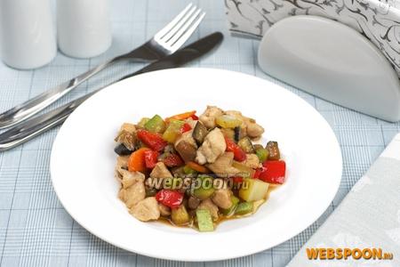 Фото рецепта Куриное филе с овощами в соевом соусе