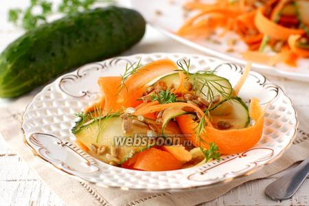 Фото рецепта Салат «Фитнес» с огурцом и морковью