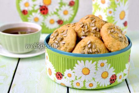 Фото рецепта Творожное печенье с семечками