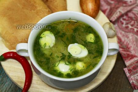 Фото рецепта Суп рисовый с перепелиными яйцами
