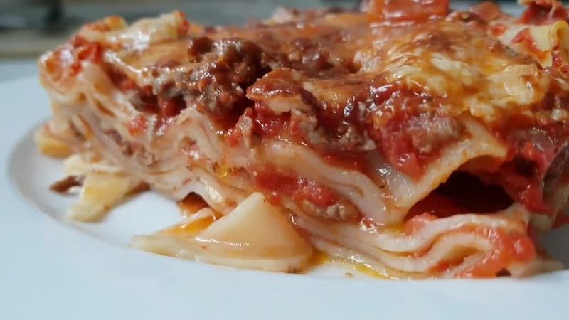 лазанья с соусом Болоньезе