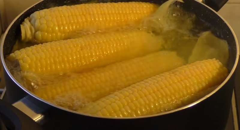 как варить кукурузу в кастрюле