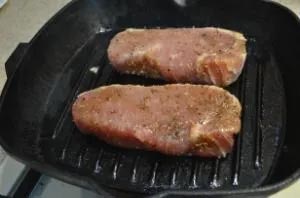 Рецепт приготовления стейков из свинины