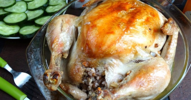 Курица фаршированная гречкой - самые вкусные рецепты запеченного в духовке блюда