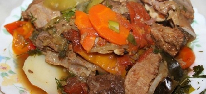 мясо тушеное в пиве с овощами