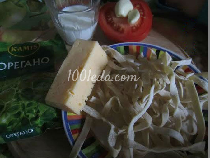 Домашняя лапша с сыром и помидором