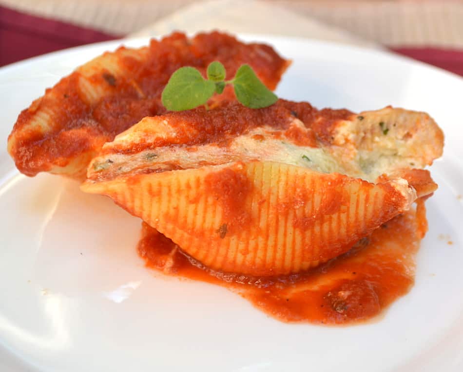 Quick, simple, classic & delicious Stuffed Shells with LOADS of cheese 