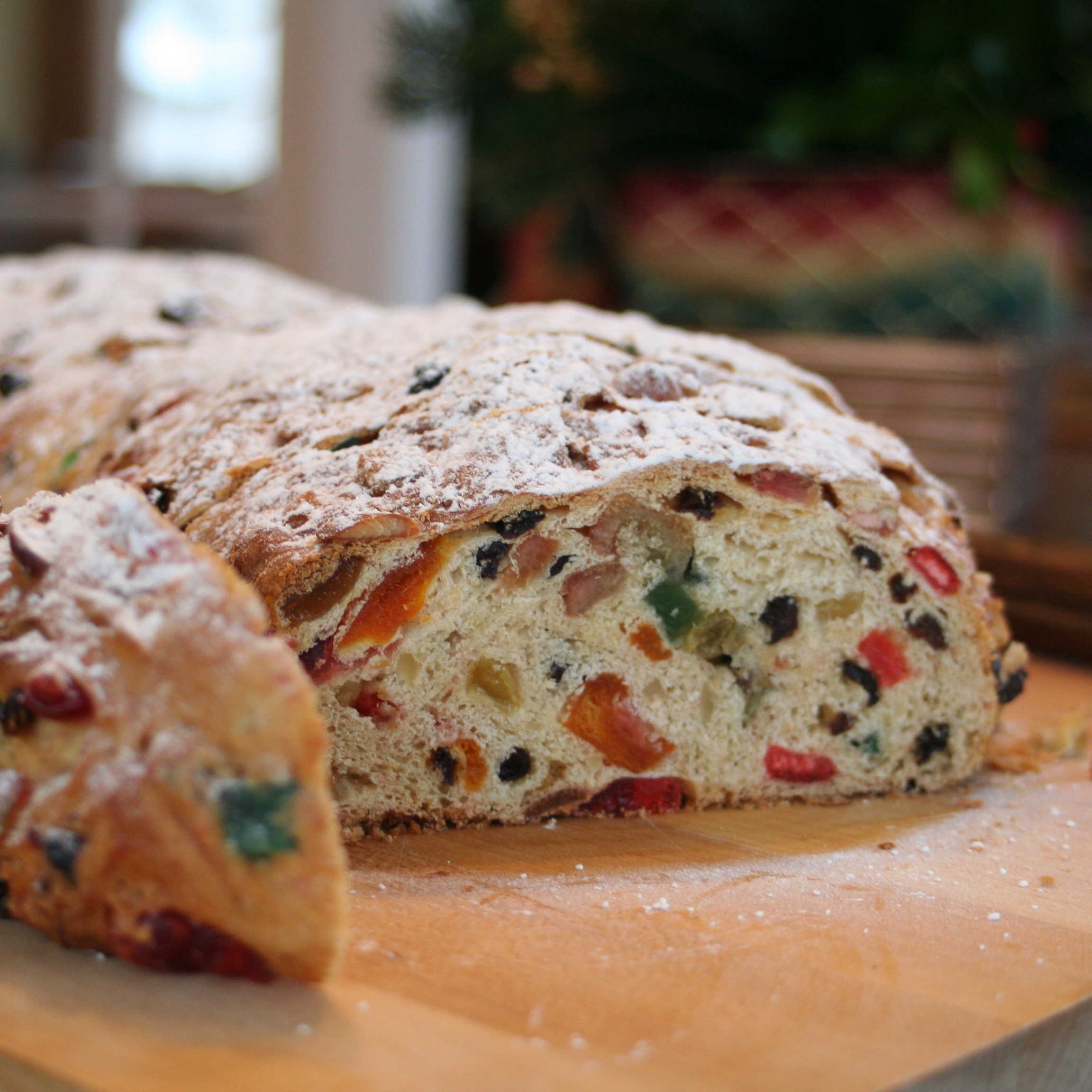 Stollen_with_candied_fruits