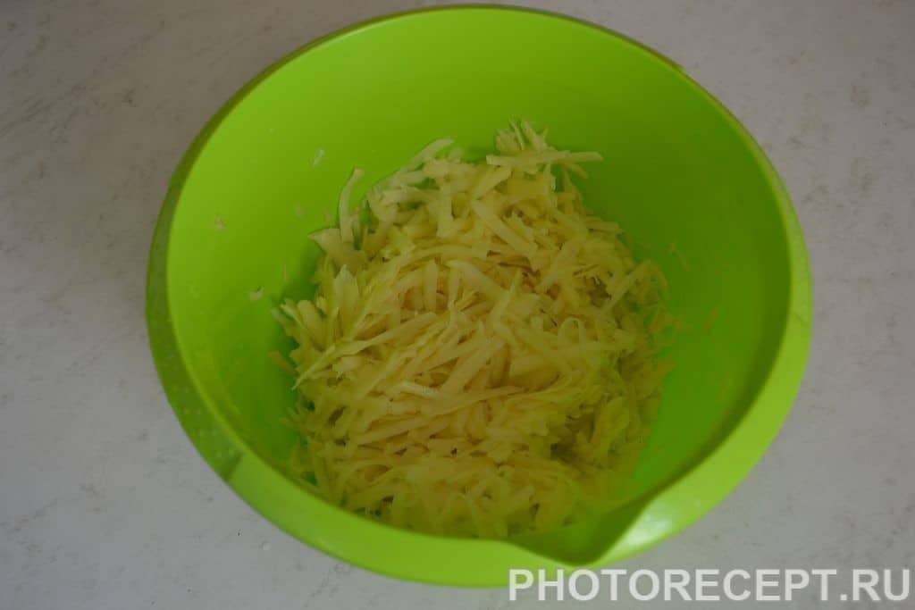 Фото рецепта - Картофельные драники - шаг 2